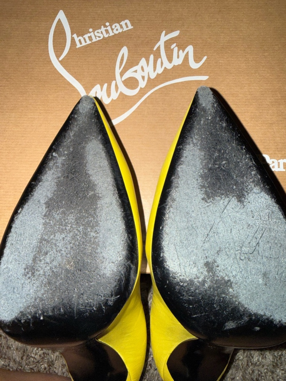 Saint Laurent Bright Yellow Pointed Leather Pumps - Picture 5 of 8